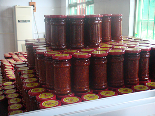 慶賀，星格辣椒醬灌裝機走進開封俏辣妹(圖2)