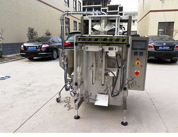 醬料自動(dòng)包裝機(jī)一步一個(gè)腳印(圖1)