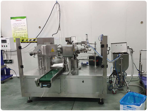 自動(dòng)化醬料包裝機(jī)械加工生產(chǎn)線賣多少錢(圖1)