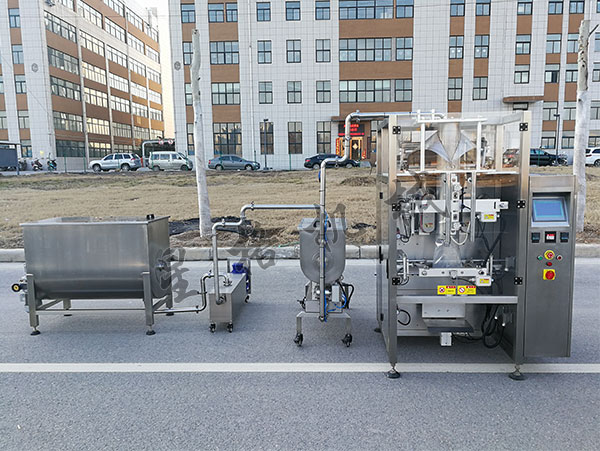 草莓醬料包裝機在食品行業(yè)的重要性(圖1)