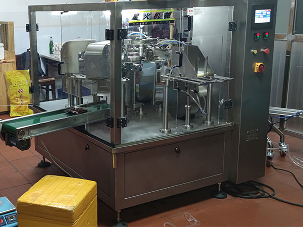 給袋式醬料包裝設備好用嗎(圖2)