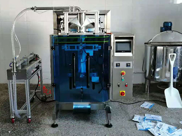 立式組合醬料包裝機(jī)械適合那種企業(yè)使用(圖1)