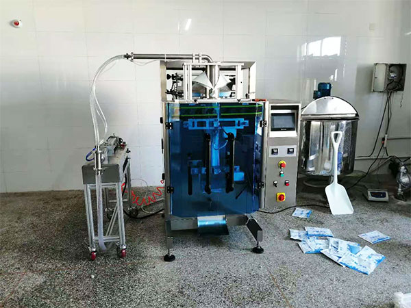 全自動醬料包裝機設(shè)備改變了包裝難題(圖1)