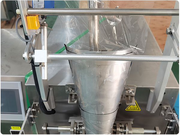 東北大豆醬料包裝生產線多少錢一套(圖2)