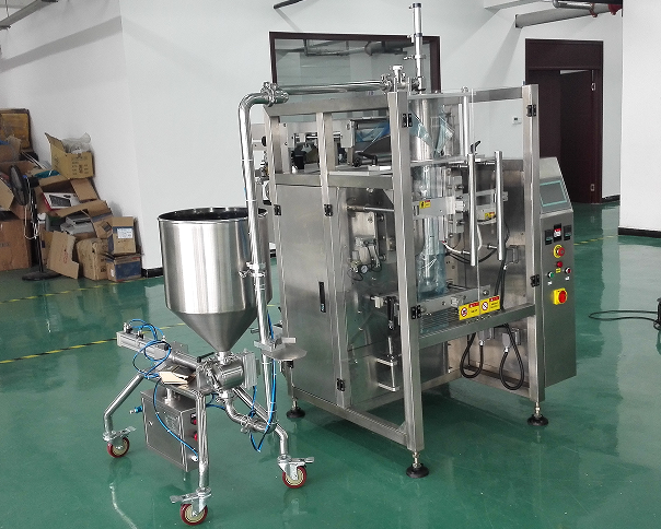 辣椒油食品包裝機(jī)-全自動(dòng)辣椒油生產(chǎn)線設(shè)備人性化服務(wù)(圖2)