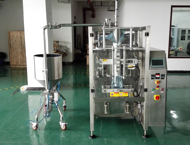 自動化調(diào)味醬食品包裝機為企業(yè)生產(chǎn)提升高效益(圖1)