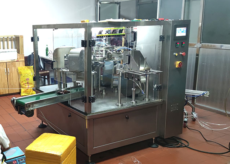 全自動(dòng)調(diào)味醬料包裝機(jī)械越發(fā)受行業(yè)市場(chǎng)所歡迎(圖1)
