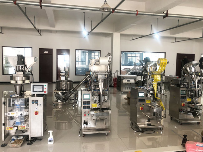 吃螃蟹的季節(jié)，怎么能少了全自動蟹黃醬包裝機(jī)(圖1)